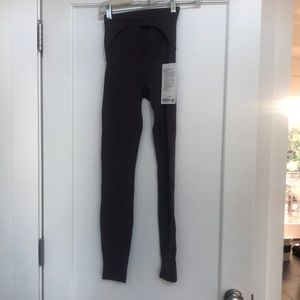 LuLu lemon power within SHR Pant 28” size 2 maroon